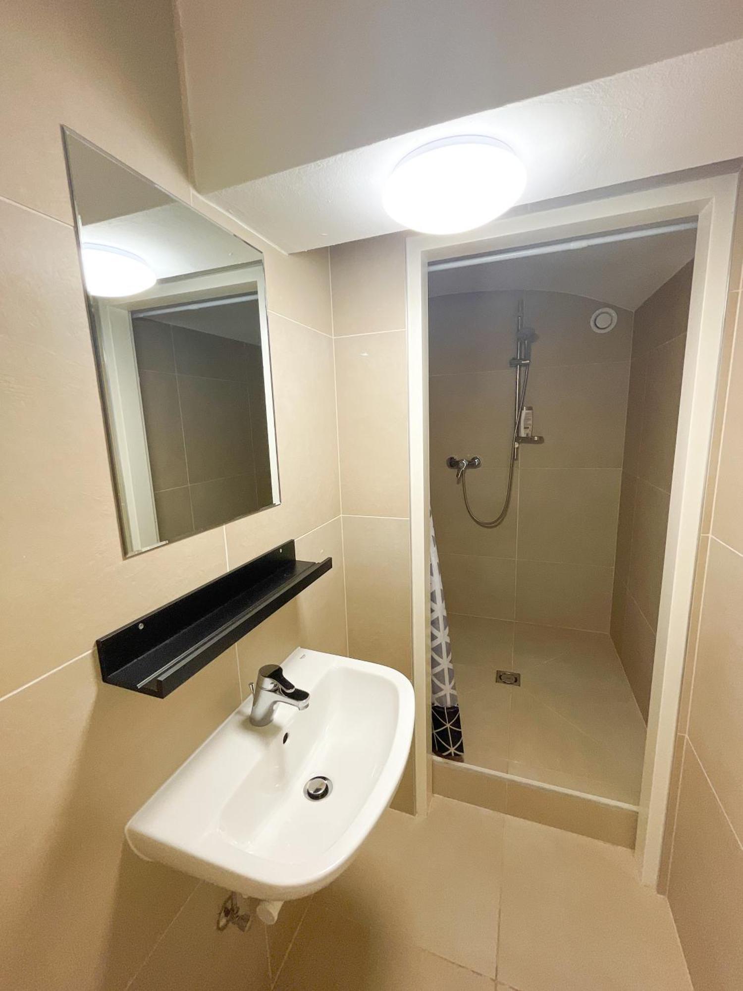 Contactless Self-Check-In - Stayhere Central City Suite 1 Graz Exterior foto